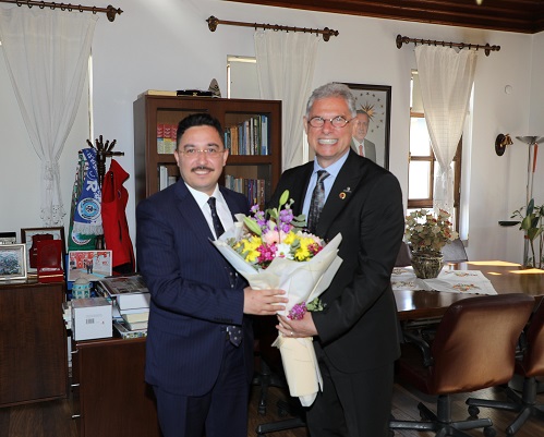 Kaymakamız Sayın Ayhan TERZİ'ye Mudanya Belediye Başkanı Sayın Deniz DALGIÇ'tan Ziyaret